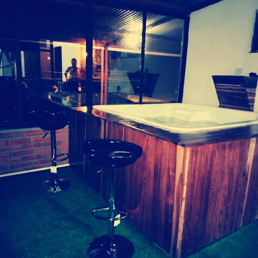 Hostal Spa Casa De Piedra Con Jacuzzi Santa Rosa de Cabal Luaran gambar