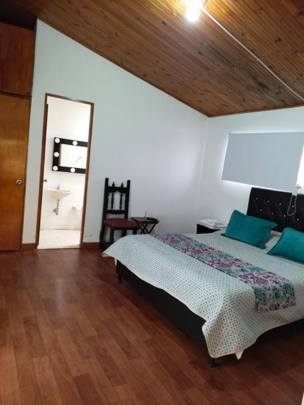 Hostal Spa Casa De Piedra Con Jacuzzi Santa Rosa de Cabal Luaran gambar