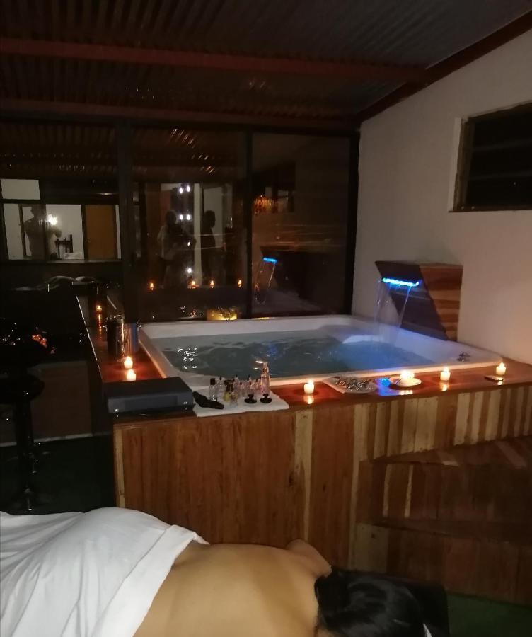 Hostal Spa Casa De Piedra Con Jacuzzi Santa Rosa de Cabal Luaran gambar